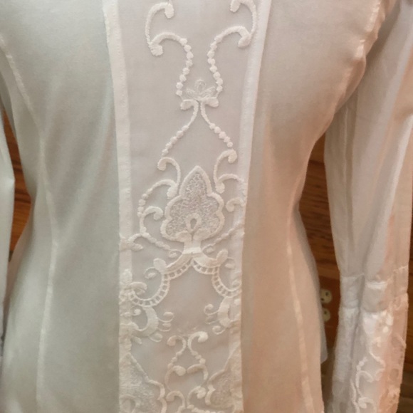 Vitrin Design White Stretchy Button Up Bell Sleeve - Picture 5 of 7